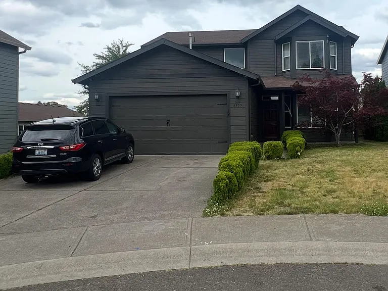 4805 NE 50th Ct — Photo 1