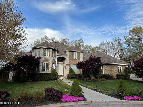 3rd image of 704 Brassie Cir