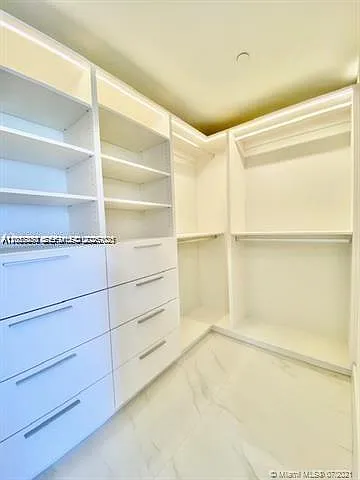 16385 Biscayne Blvd #702 — Photo 26
