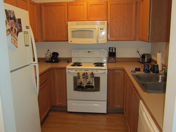 5th image of 70 Beacon Dr Unit C