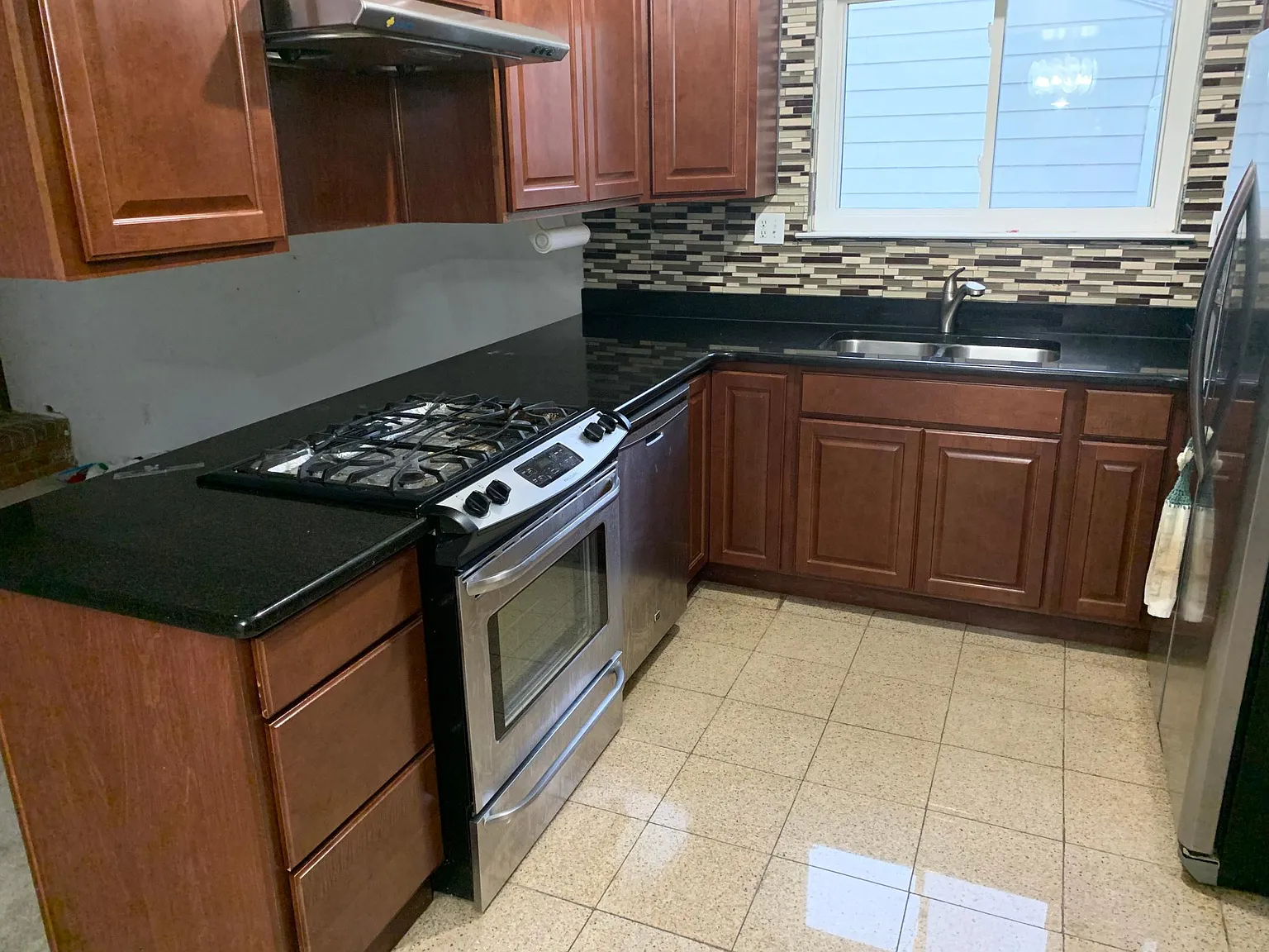 3 bed, 2.5 bath, 1500 sqft, $2,399 — Photo 2