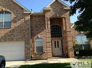 415 Lindsey Ln, Grand Prairie, TX 75052
