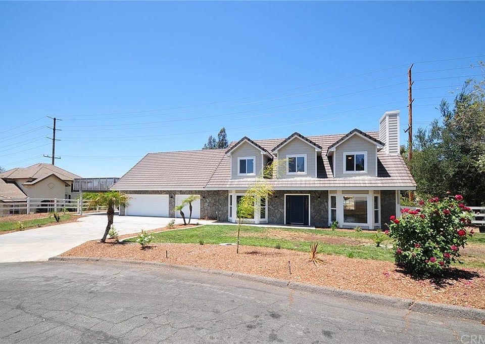 2nd image of 40625 Calle Fiesta