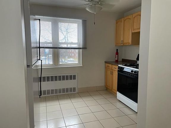 4th image of 2721 170th St Floor 2