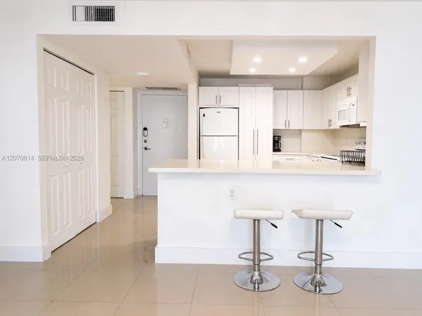 1865 S Ocean Dr, Hallandale Beach, FL