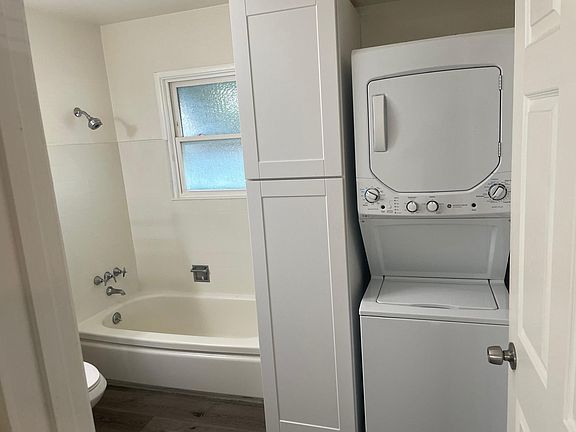 Bathroom/washer dryer