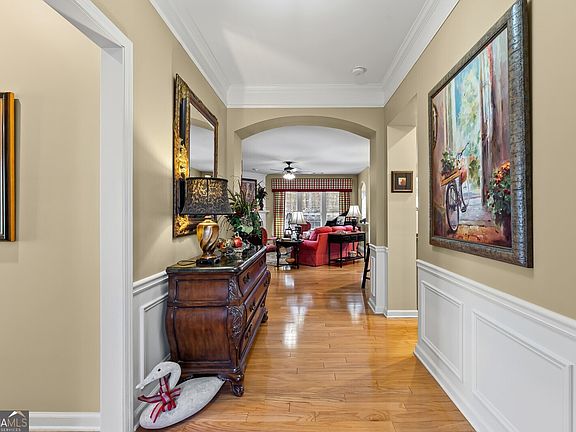 4th image of 1081 Spring Station Rd