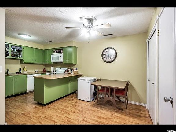 2nd image of 260 W Garden Park