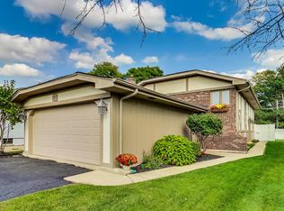 521 N Walnut St, Elmhurst, IL 60126