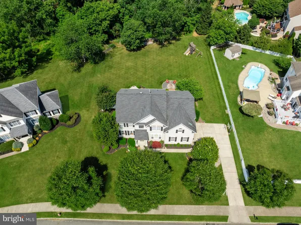 4 Gladiola Ln, Lumberton, NJ 08048