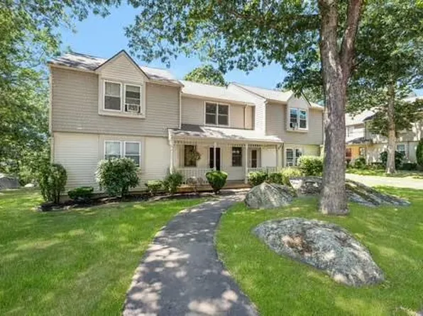 23 Birdie Ct, Coventry, RI 02816