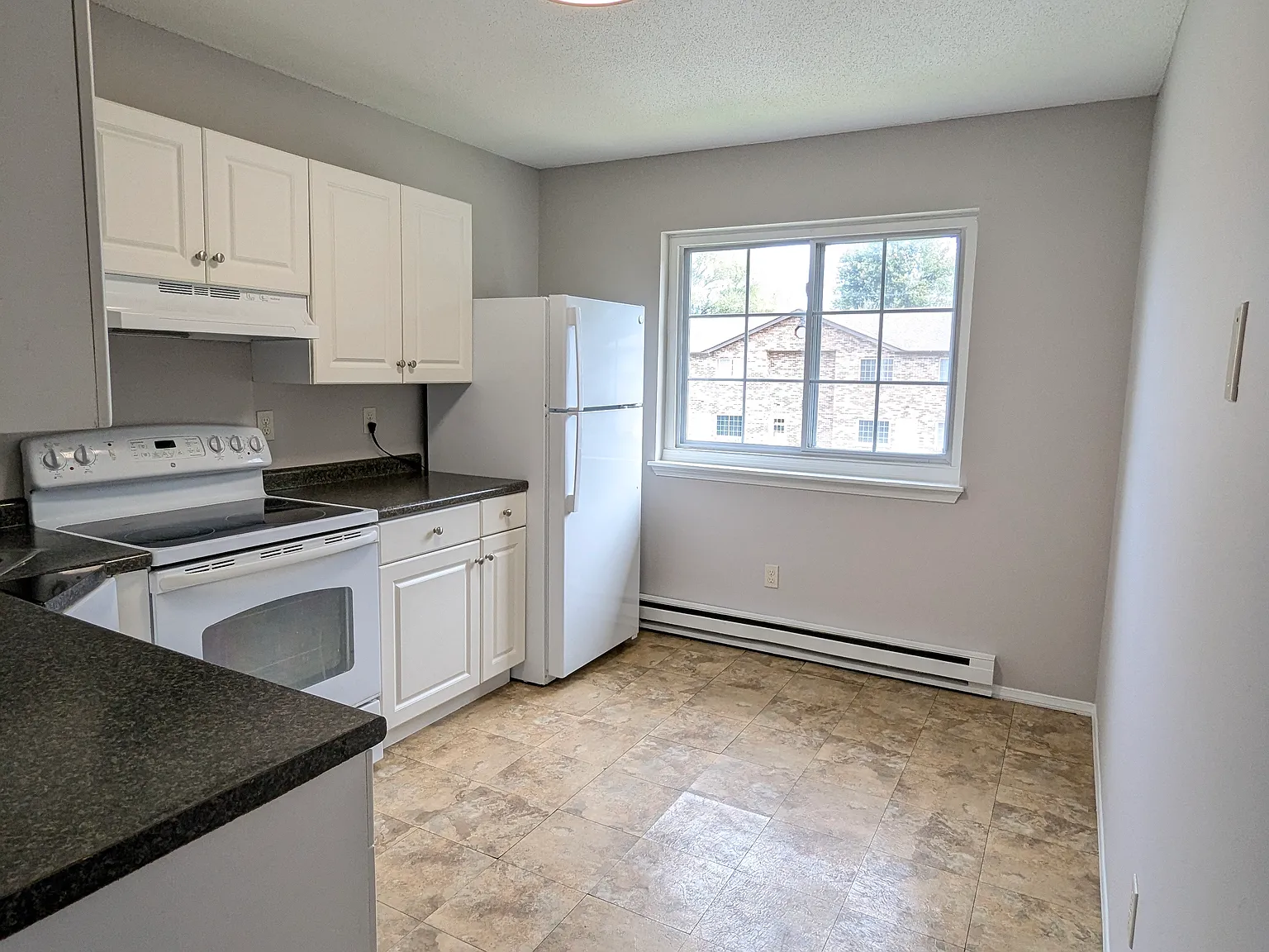 1 bed, 700 sqft, $1,225 — Photo 2