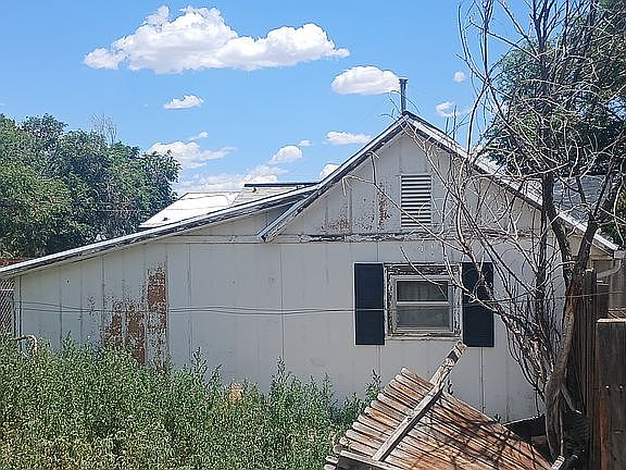3rd image of 802 N Elma St