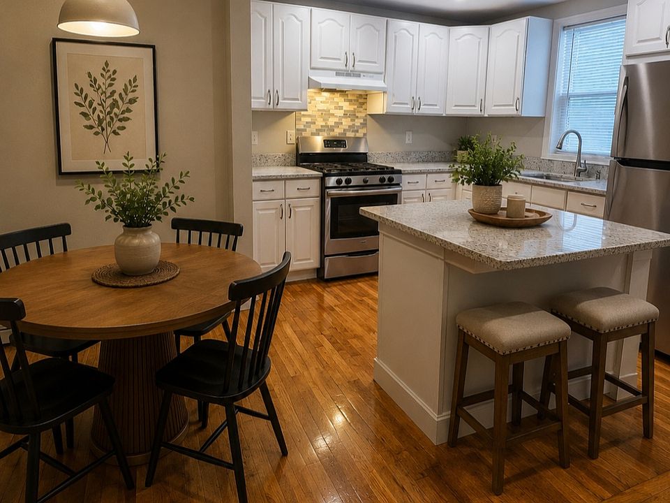 1st image of 15 Montrose St #2