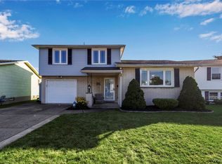 86 Lille Ln, Cheektowaga, NY 14227