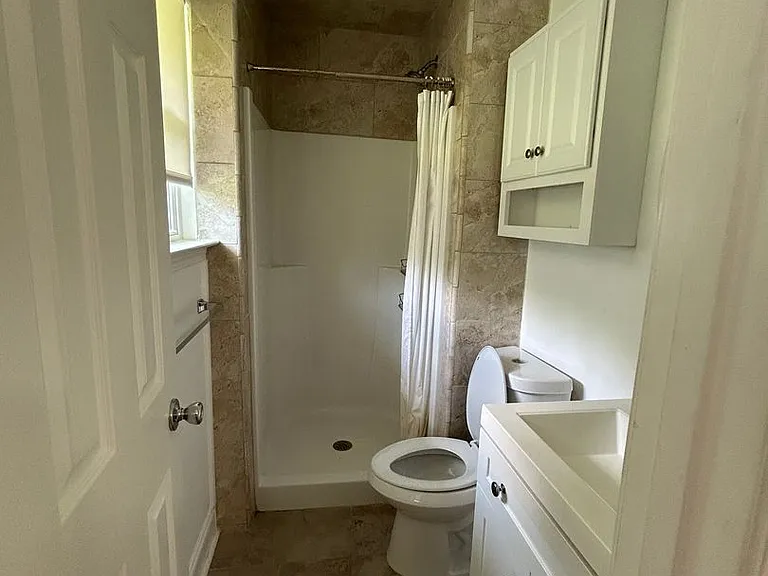 2080 Jerlyn Dr — Photo 9