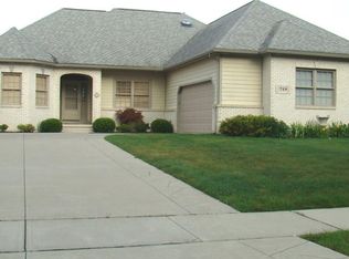 719 Tall Pines Dr, Toledo, OH