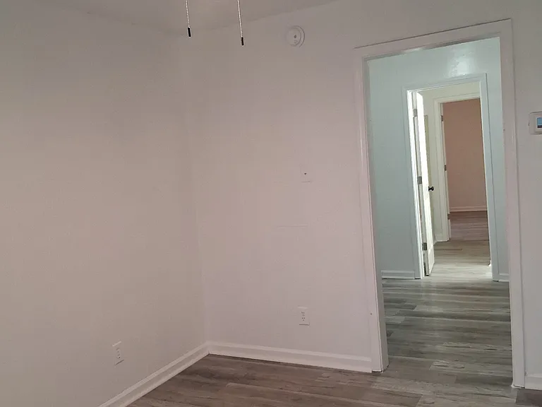 150 Villa Ct #150 — Photo 8