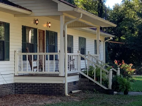 195 Hickory St, Vredenburgh, AL 36481