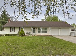 19530 Countryside Ln, Weston, MO 64098