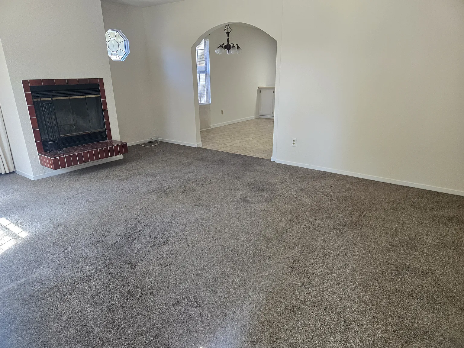 3 bed, 1270 sqft, $5,000 — Photo 2