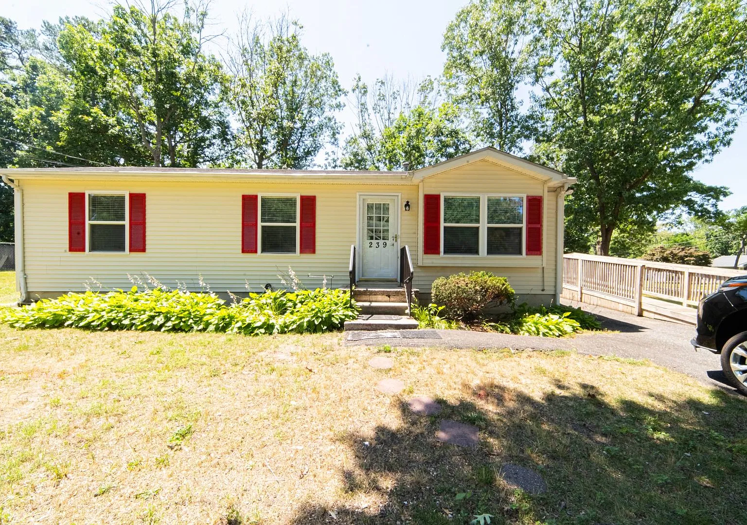 Spacious 3-Bedroom Home with Bonus Room & Wheelchair Accessibility in Vineland — Photo 1