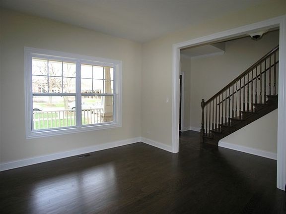 5th image of 137 N Linden Ave
