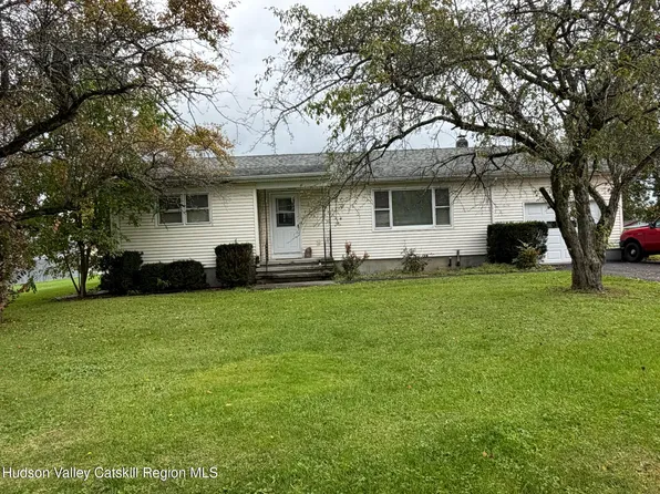 15 Apple Blossom Lane, Coxsackie, NY 12192
