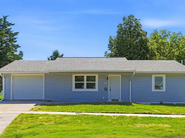 320 N C Ave, Washington, IA 52353