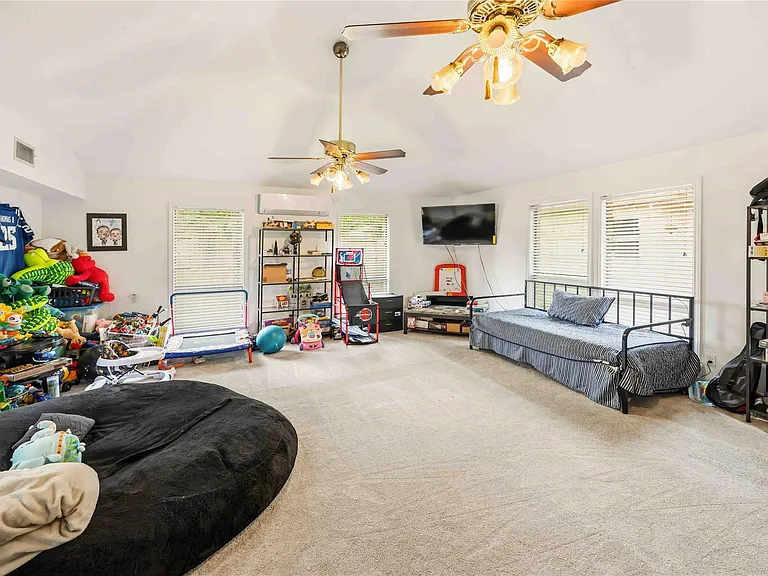 19302 Forest Fern Ct — Photo 15