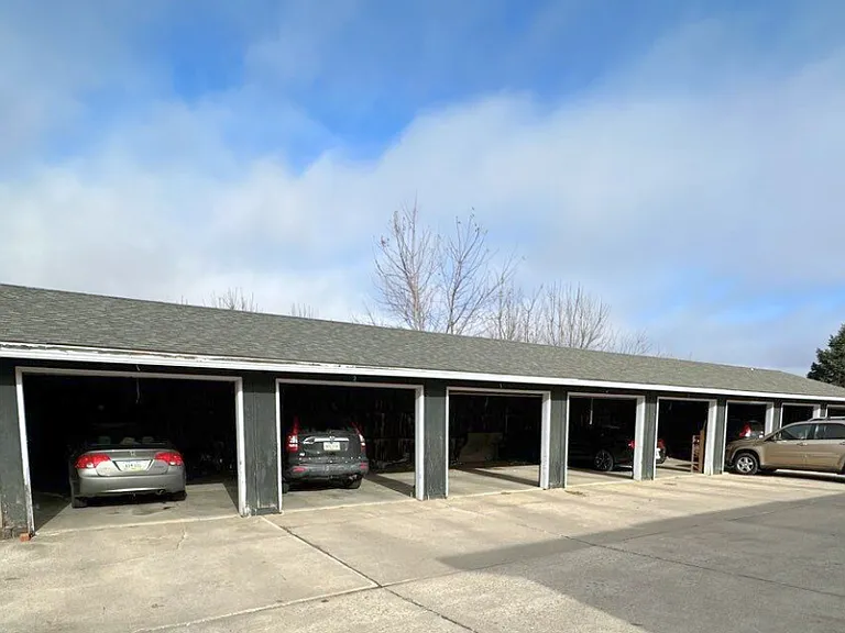801 Pine St — Photo 2