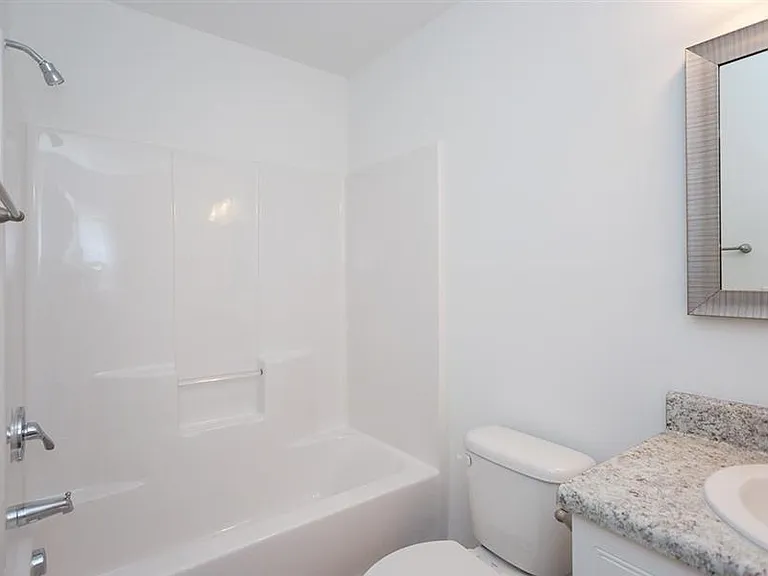 Barrington Apartments — Photo 22