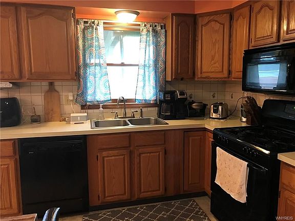 5th image of 1696 Willow Woods