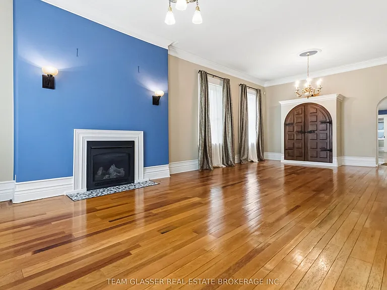 510 Dufferin Ave — Photo 9