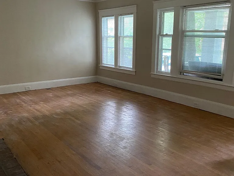 3250 Clarendon Rd #5 — Photo 6