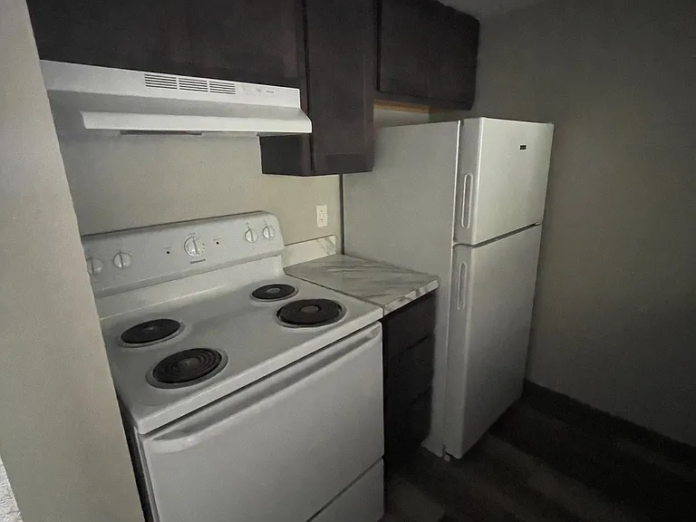 1917 Maravilla Ave #36 — Photo 4