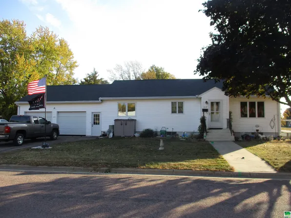 315 Hazlett St, Laurens, IA 50554