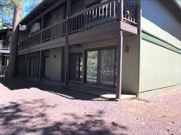 2820 Park Cir #33 — Photo 12