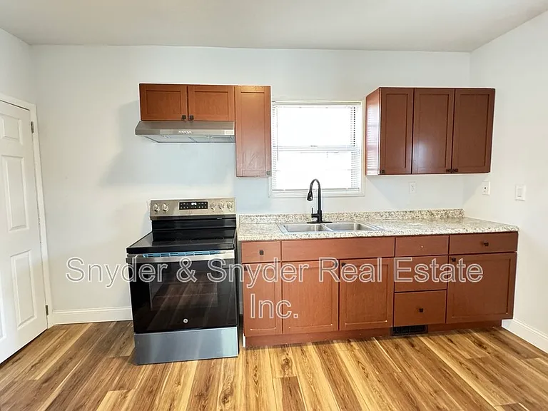 143 Gale St — Photo 8