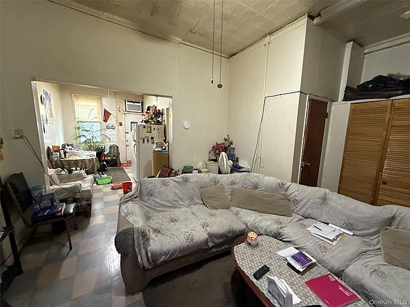 4th image of 8716 Liberty Avenue