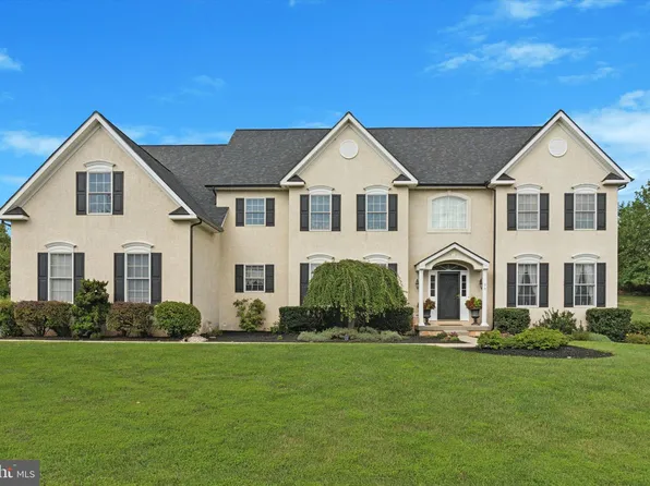 33 Spring Mill Ln, Collegeville, PA 19426