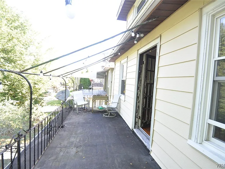 9 Wellington Rd — Photo 7