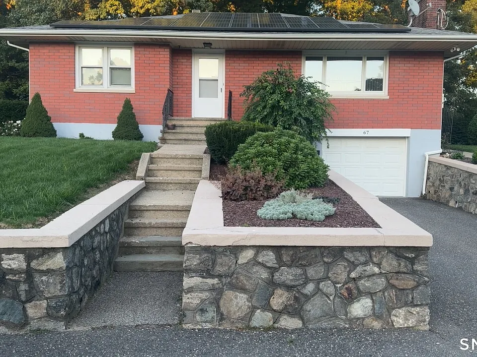 67 Phyllis Ave