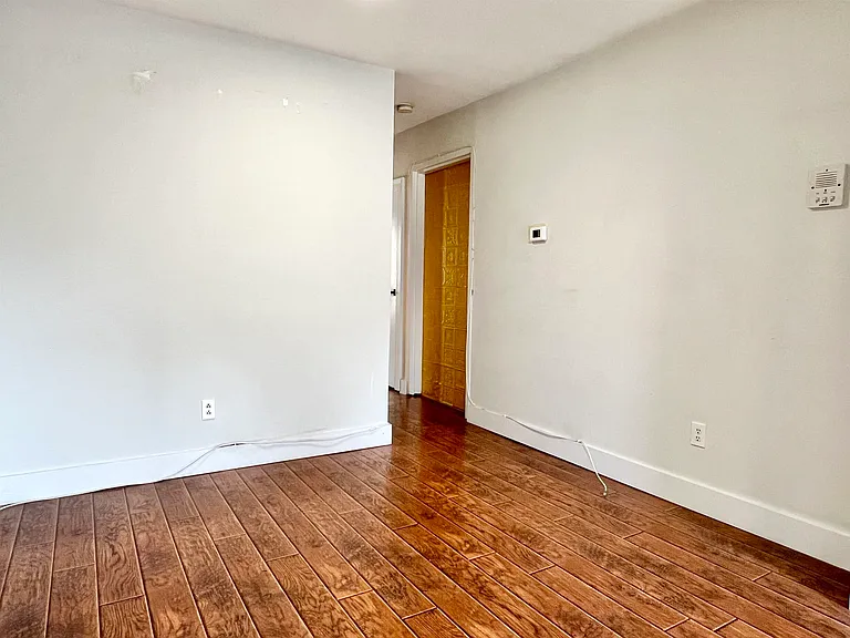 183 Montgomery St #2 — Photo 5