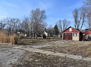 425 S Green St, Piper City, IL 60959