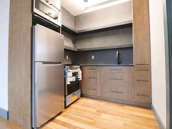4th image of 356 Bedford Ave APT 3A