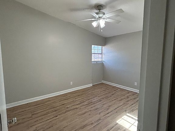 5th image of 1905 Meadow Dr