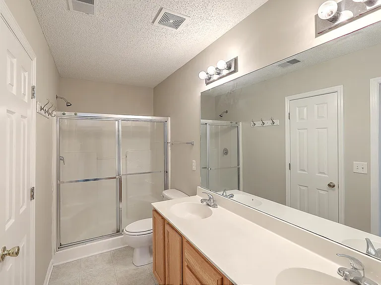 8074 Shadow Oak Dr — Photo 10