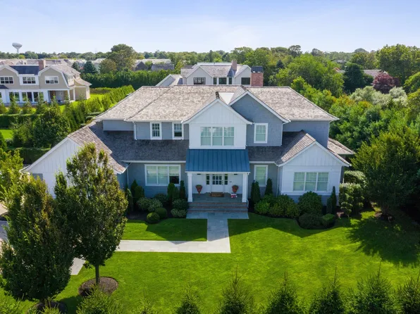 52 Corbett Dr, East Quogue, NY 11942