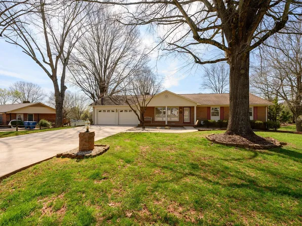 4834 Kennedy St, Hickory, NC 28602